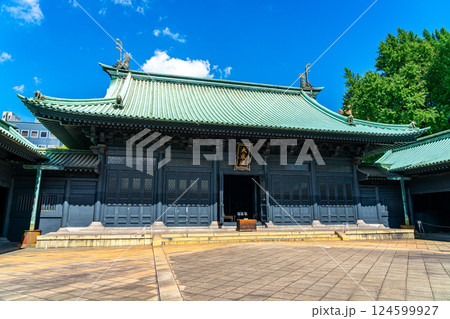 【東京都】格調高い外観が印象的な湯島聖堂の大成殿 124599927