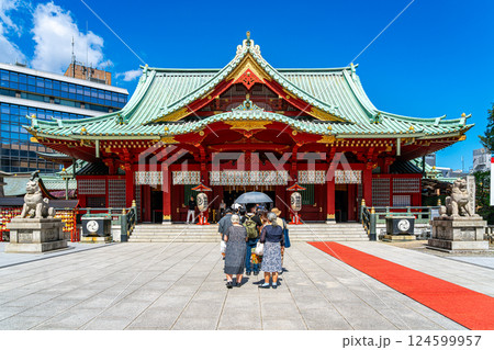 【東京都】夏の爽やかな青空が広がる神田明神 【東京都】夏の爽やかな青空が広がる神田明神 124599957