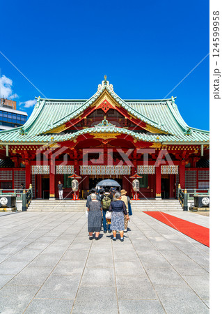 【東京都】夏の爽やかな青空が広がる神田明神 124599958