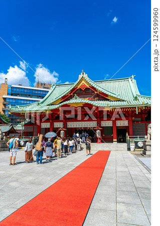 【東京都】夏の爽やかな青空が広がる神田明神 【東京都】夏の爽やかな青空が広がる神田明神 124599960