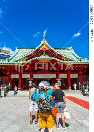 【東京都】夏の爽やかな青空が広がる神田明神 【東京都】夏の爽やかな青空が広がる神田明神 124599964