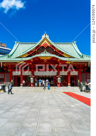 【東京都】夏の爽やかな青空が広がる神田明神 【東京都】夏の爽やかな青空が広がる神田明神 124599974