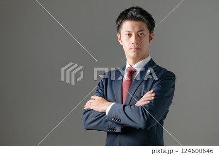 男性弁護士 スーツ 男性弁護士 スーツ 124600646