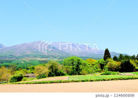 5月の浅間山 信州の山々 信州の自然 5月の浅間山 信州の山々 信州の自然 124600806