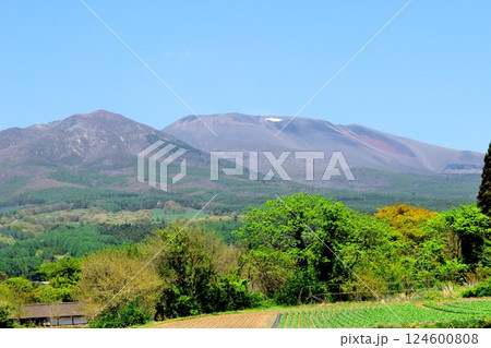 5月の浅間山 信州の山々 信州の自然 5月の浅間山 信州の山々 信州の自然 124600808