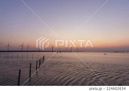 台湾台中市の高美湿地 Gaomei wetland in Taichung in Taiwan 124602634