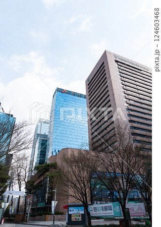 ウルチロイック駅近く HANA銀行 明洞の風景 韓国ソウル ウルチロイック駅近く HANA銀行 明洞の風景 韓国ソウル 124603468