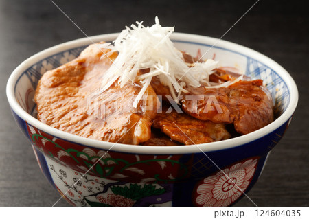 豚丼 124604035