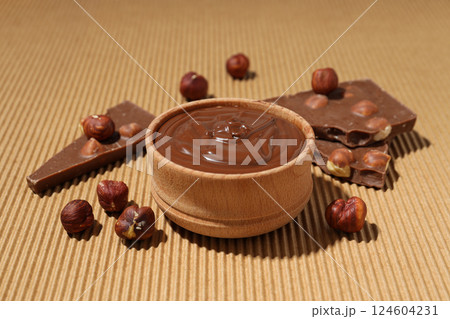 Bread with chocolate paste - tasty breakfast or morning food Bread with chocolate paste - tasty breakfast or morning food 124604231