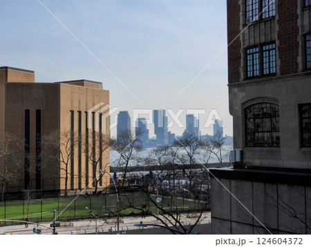 NY 124604372