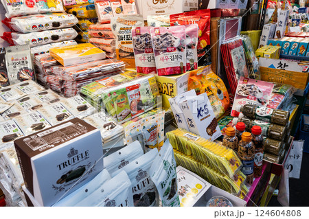 クァンジャンシジャン(広蔵市場)のお菓子屋さん 韓国ソウル クァンジャンシジャン(広蔵市場)のお菓子屋さん 韓国ソウル 124604808