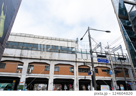 聖水駅の風景　春　韓国ソウル 124604820