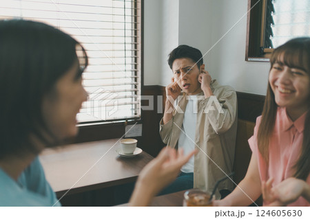 coffee shop coffee shop 124605630