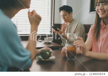 coffee shop coffee shop 124605654