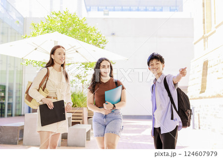 大学生のキャンパスライフのイメージ 124607979