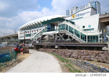 韓国　安平駅 124608516