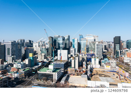 ホテル ザ ボタニックセウン明洞の屋上から見た韓国ソウルの街並み 朝の景色 ホテル ザ ボタニックセウン明洞の屋上から見た韓国ソウルの街並み 朝の景色 124609798