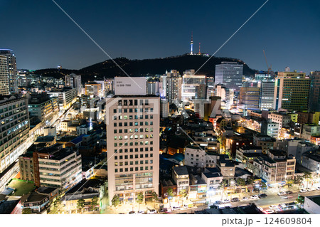 ホテル ザ ボタニックセウン明洞の屋上から見た韓国ソウルの街並み 南山タワー 夜景 ホテル ザ ボタニックセウン明洞の屋上から見た韓国ソウルの街並み 南山タワー 夜景 124609804