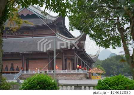 ベトナム ハナム省のタムチュック寺院 Chùa Tam Chúc (tỉnh Hà Nam) ベトナム ハナム省のタムチュック寺院 Chùa Tam Chúc (tỉnh Hà Nam) 124612080
