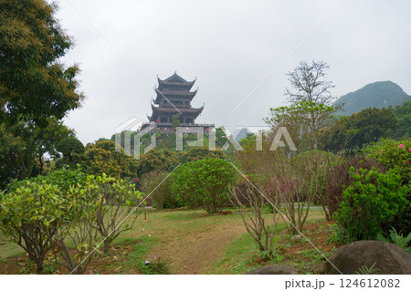 ベトナム ハナム省のタムチュック寺院 Chùa Tam Chúc (tỉnh Hà Nam) ベトナム ハナム省のタムチュック寺院 Chùa Tam Chúc (tỉnh Hà Nam) 124612082