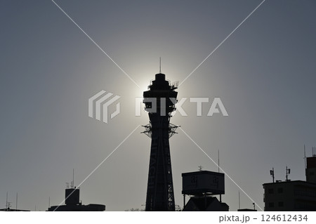 シルエットの通天閣 124612434
