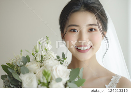 ブライダルフォトを撮影する花嫁「AI生成画像」 124613316