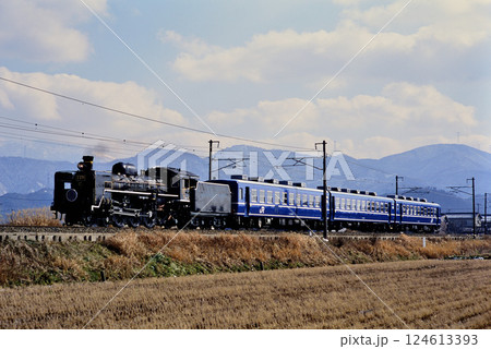 2007年　北陸本線を走るC571SL北びわこ号 124613393