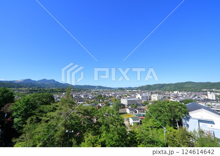 宮城県・白石市・白石城天守閣から眺める白石市街の景色 124614642