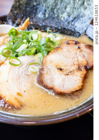 濃厚スープの美味しいラーメン 124618653