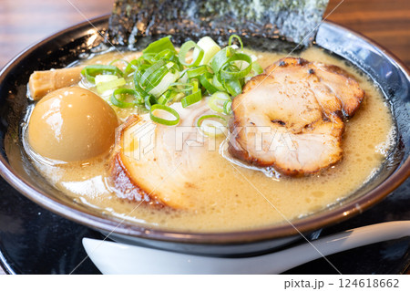 濃厚スープの美味しいラーメン 124618662