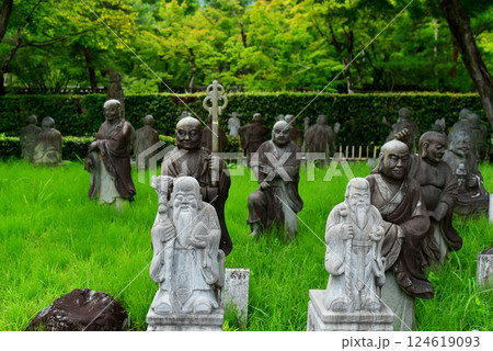 京都嵐山 宝厳院の羅漢像 124619093