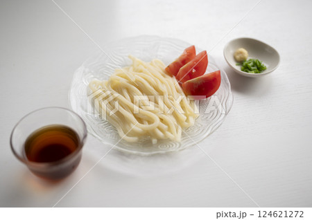 夏はさっぱりと冷やしうどん 夏はさっぱりと冷やしうどん 124621272