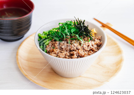 そぼろ丼 そぼろ丼 124623037
