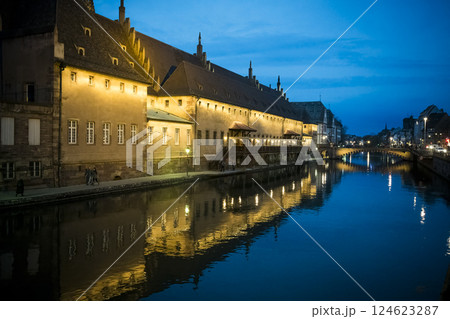 View across the River Ill in Strasbourg after sundown 124623287