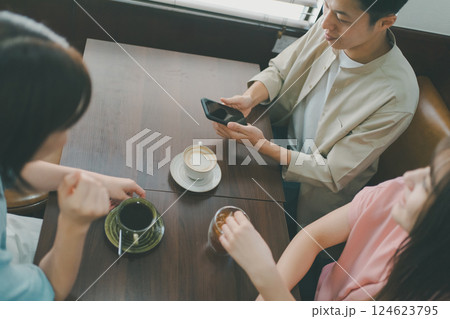 coffee shop coffee shop 124623795