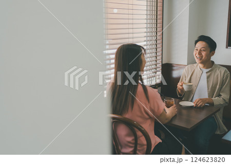 coffee shop 124623820