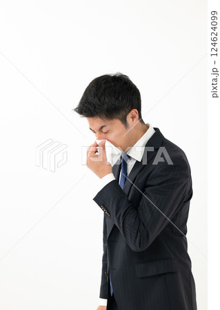 体調不良の男性 124624099