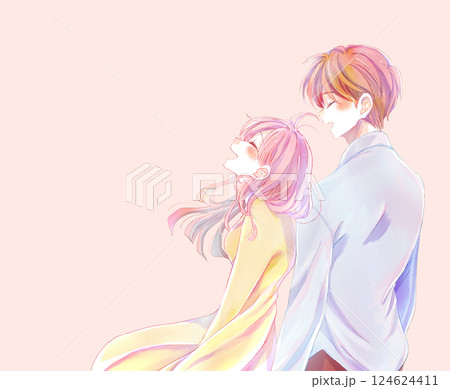 隣り合って幸せそうに笑う男女 124624411