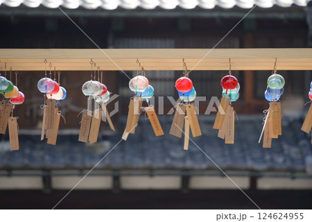 風鈴のある風景 124624955