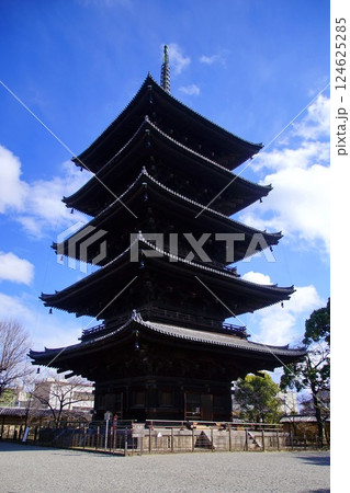 京都府　東寺・五重塔（国宝） 京都市 南区 九条町　2022年2月 124625285