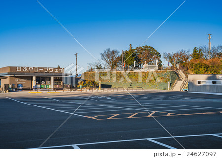 静岡市にある冬の晴れた日の朝の日本平ロープウェイの風景(静岡県) 124627097