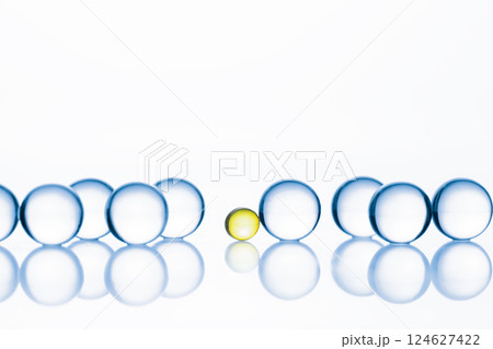 Collagen molecules and molecule of vitamin c. Hyaluronic acid skin care, collagen serum drop. Collagen molecules and molecule of vitamin c. Hyaluronic acid skin care, collagen serum drop. 124627422