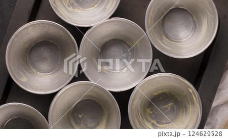 Egg tarts home production ingredients 124629528