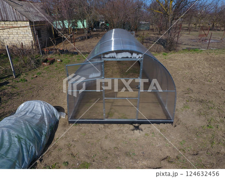 Polycarbonate greenhouse assembled from parts, prefabricated greenhouse Polycarbonate greenhouse assembled from parts, prefabricated greenhouse 124632456