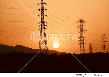 登る太陽 124633287