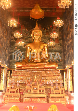 Phra Buddha Thewarat Sculpture It is the principal Buddha image in the chapel at Wat Thewarat Kunchorn Worawihan. Meaning "Indra's Elephant", it is currently registered by the Fine Arts Department. 124636607