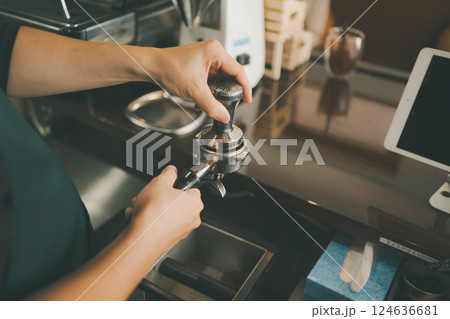 coffee shop coffee shop 124636681