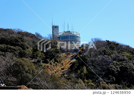 六甲山縦走コース　から望む　須磨浦山上公園　回転展望閣屋上展望台 124636950