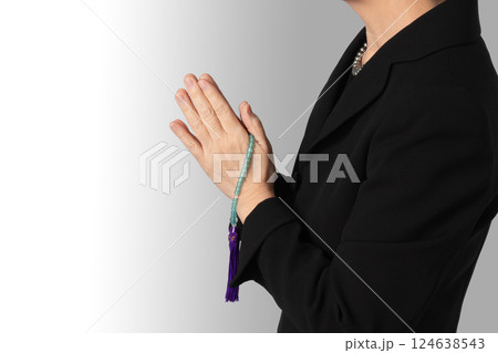 喪服 合掌 葬儀 イメージ 喪服 合掌 葬儀 イメージ 124638543