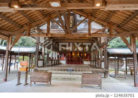 宗像大社拝殿2 124638701